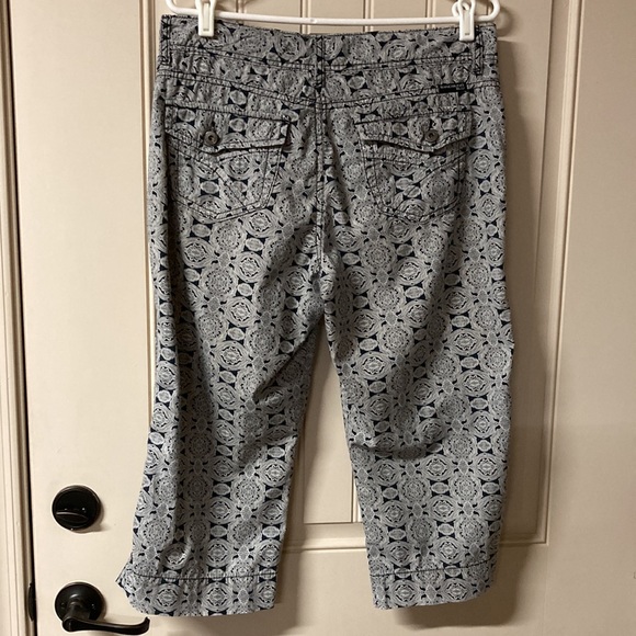 BANDOLINOBLU Black & Gray Batik Pattern Capris Pants Cotton & Spandex Size 10 - Picture 6 of 6